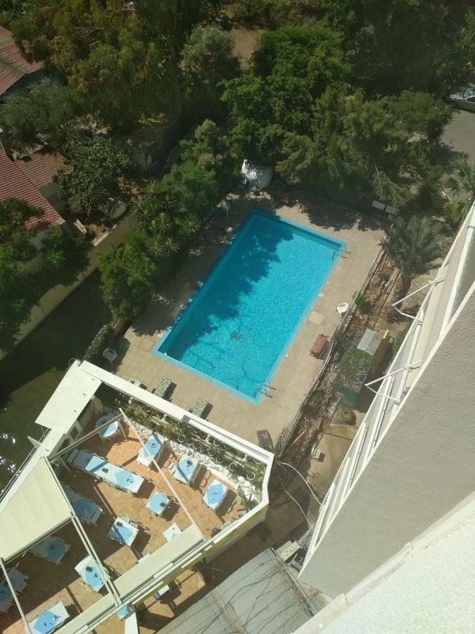 Luxury Penthouse 1Br-Seafront-Seasonal Pool-Central Larnaca Eksteriør billede